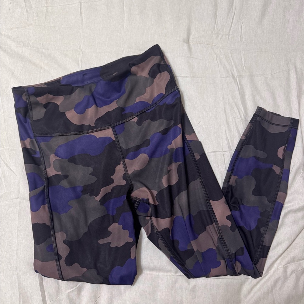 Athleta Ultimate Stash Printed 7/8 Leggings